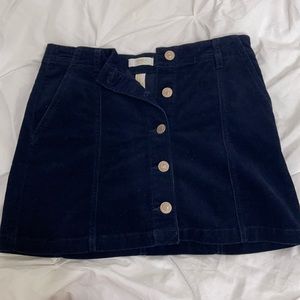 Sitting in closet don’t wear.